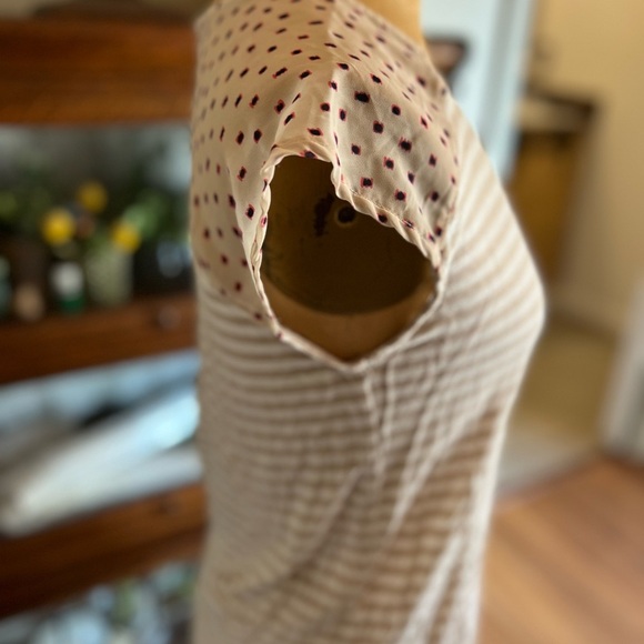 Anthropologie Little Yellow Button striped T-shirt with sheer dot design med. - Picture 6 of 7